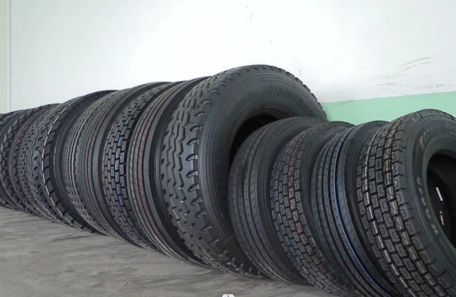 块纹卡客车轮胎